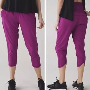 Lululemon Tranquil Crop Pull On Pants Size 4 Fuchsia Pink Athleisure High Rise